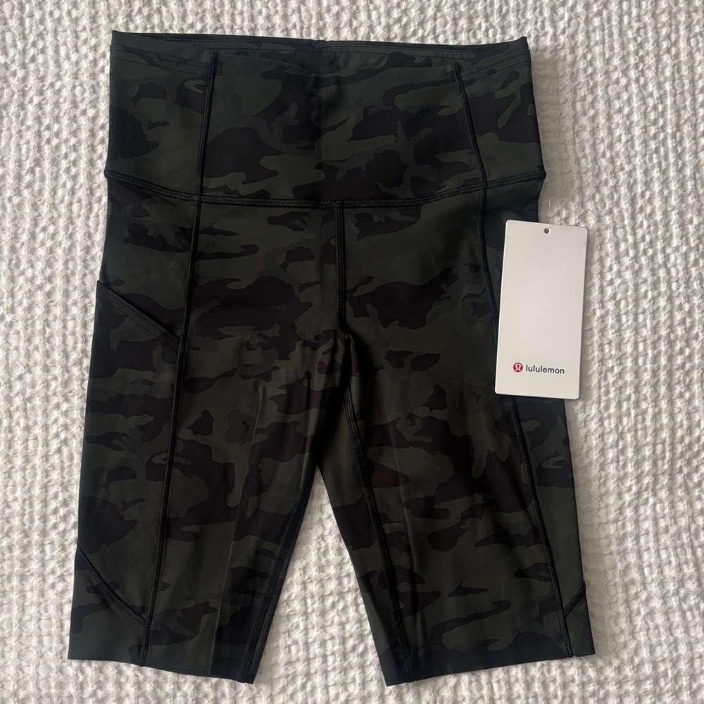 lululemon athletica Women’s Green Camo Shorts